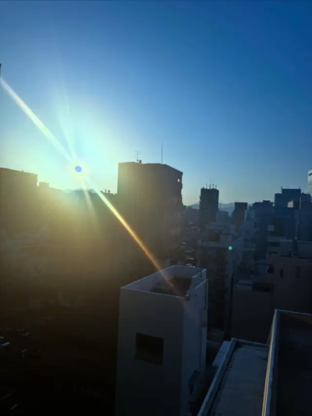 ☀️
いよいよ明日オープン。
準備がすべて整いました。

一つひとつ丁寧に作り上げてきたこの空間。
私たちスタッフにとって、大切で思い入れのある場所になりました。

この場所が、たくさんの人とつながるきっかけになりますように。
ここで過ごす時間を、たくさんの方とシェアできたら嬉しいです。

期待と興奮が入り混じる、始まりの時。
明日から、どうぞよろしくお願いいたします。

#ifit
#キックボクシング
#広島ジム
#広島八丁堀
#広島鉄砲町
#運動習慣
#健康づくり
#ジムのある生活
#新しい習慣
#始まりの時
#スタッフみんなで
#思いを込めて
#ここから広がる
#末永く愛されるジムへ