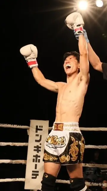 🐅
先日行われた【青龍杯】にて
当ジムスタッフの山田洸我が勝利しました。

会員の皆様、気にかけて下さりありがとうございました🙇‍♀️

皆さまの温かい応援が、大きな力になっています。

これからも挑戦を続け、共に歩んでいきます。
今後とも i.fit をよろしくお願いいたします😊

#ifit
#青龍杯
#広島キックボクシング
#共に刻む一歩
#歩みを支える