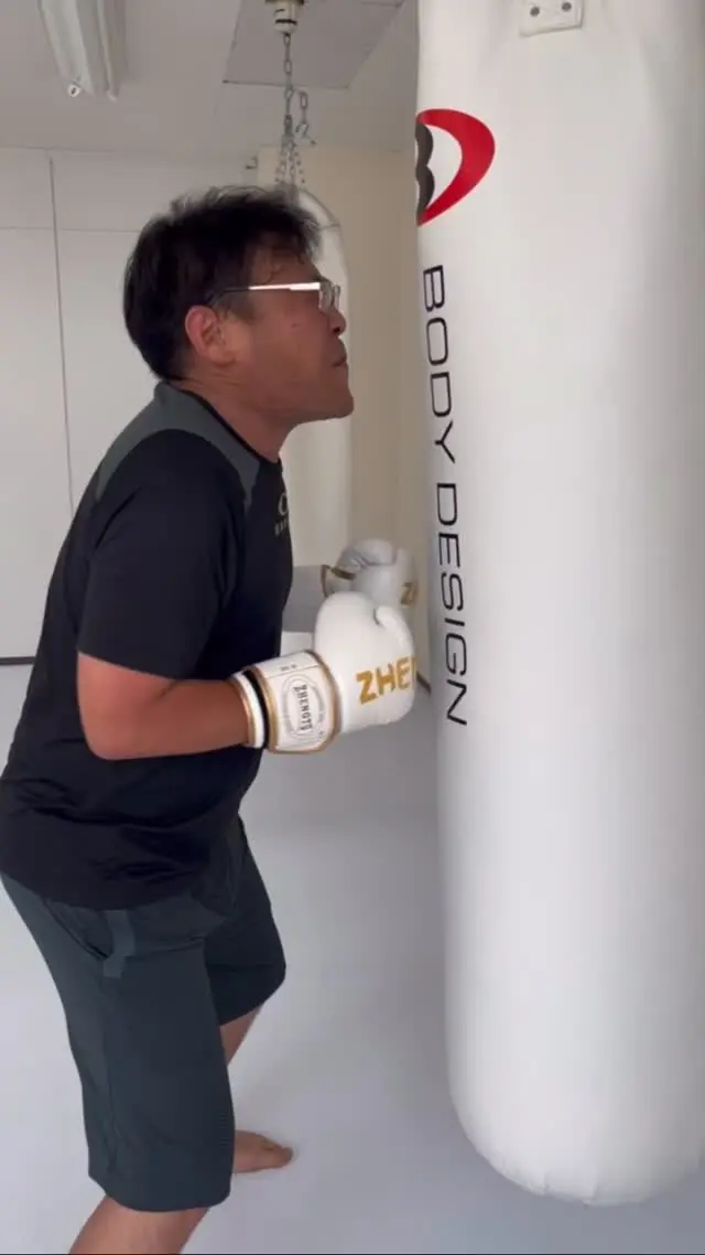 🥊
キックボクシングを始めるならi.fit✨

新しいことを始めるのに、
遅いなんてない🔥

新しい挑戦をスタッフが全力でサポートします❗️✨

ご予約・お問い合わせはDMまたは
プロフィールリンクから🎶🎶

#ifit #広島ジム 
#新しい挑戦　#挑戦
#広島フィットネス 
#広島キックボクシング
#キックボクシング
#フィットネス
#筋トレ#ダイエット
#運動習慣 #初めてでも大丈夫
#スッキリしたい 
#体験大歓迎  #楽しく